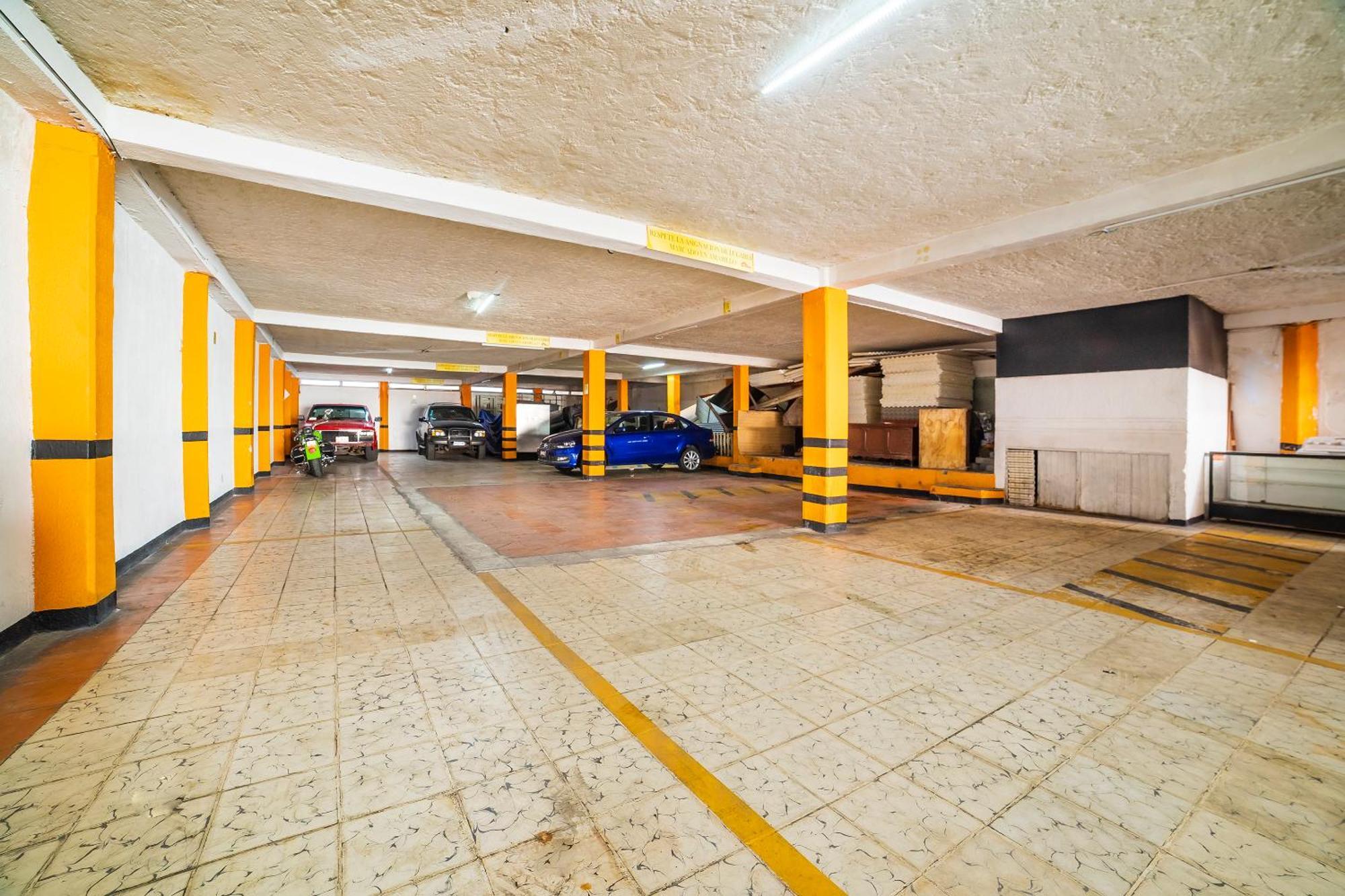 Capital O Hotel Casa Blanca เคลาญา ภายนอก รูปภาพ